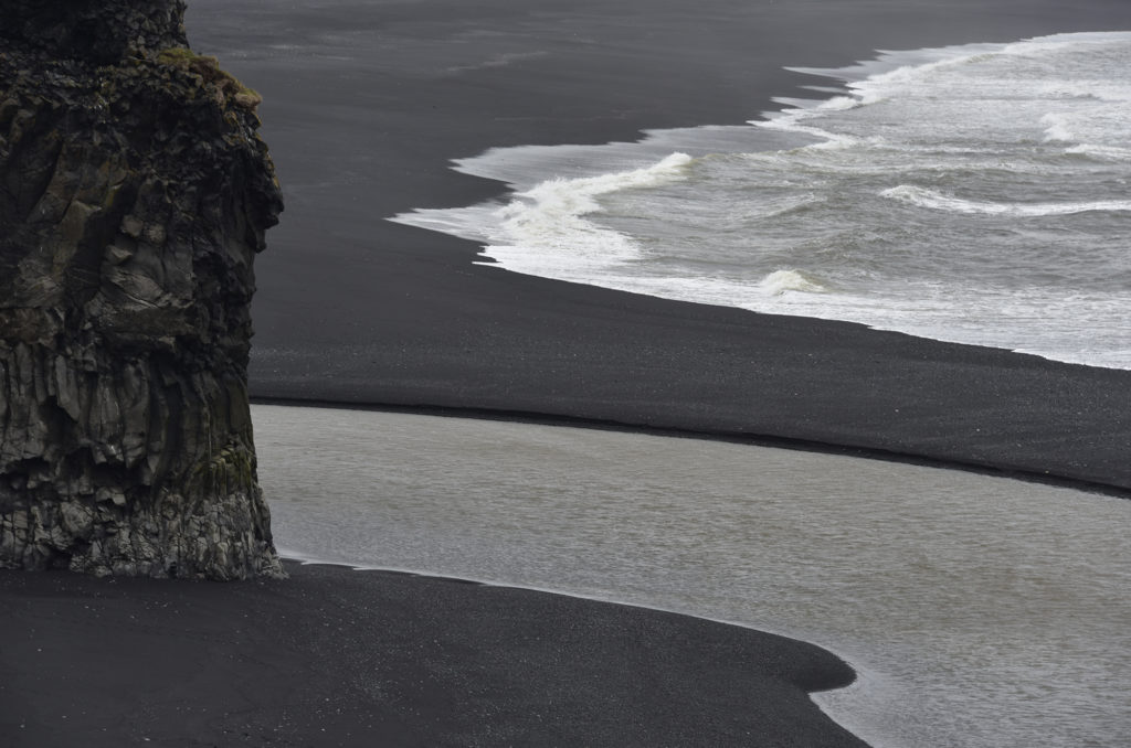 patterns with black sand