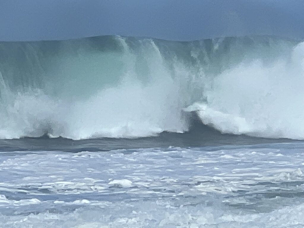 Wave at Lamahai Beach